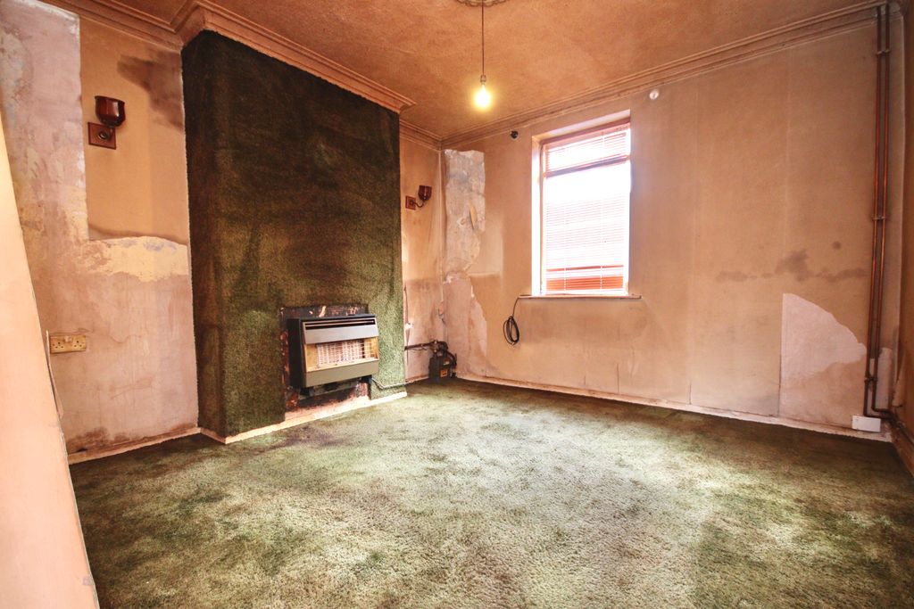 Property photo 3 of 5