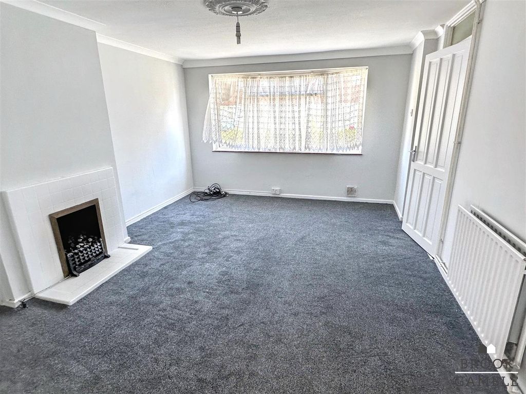 Property photo 2 of 17 01323 438506