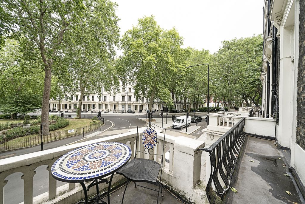 Property photo 2 of 13 Balcony