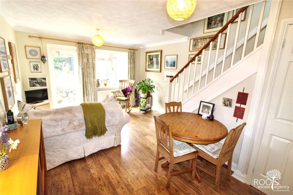 Property photo 3 of 9 Living Room