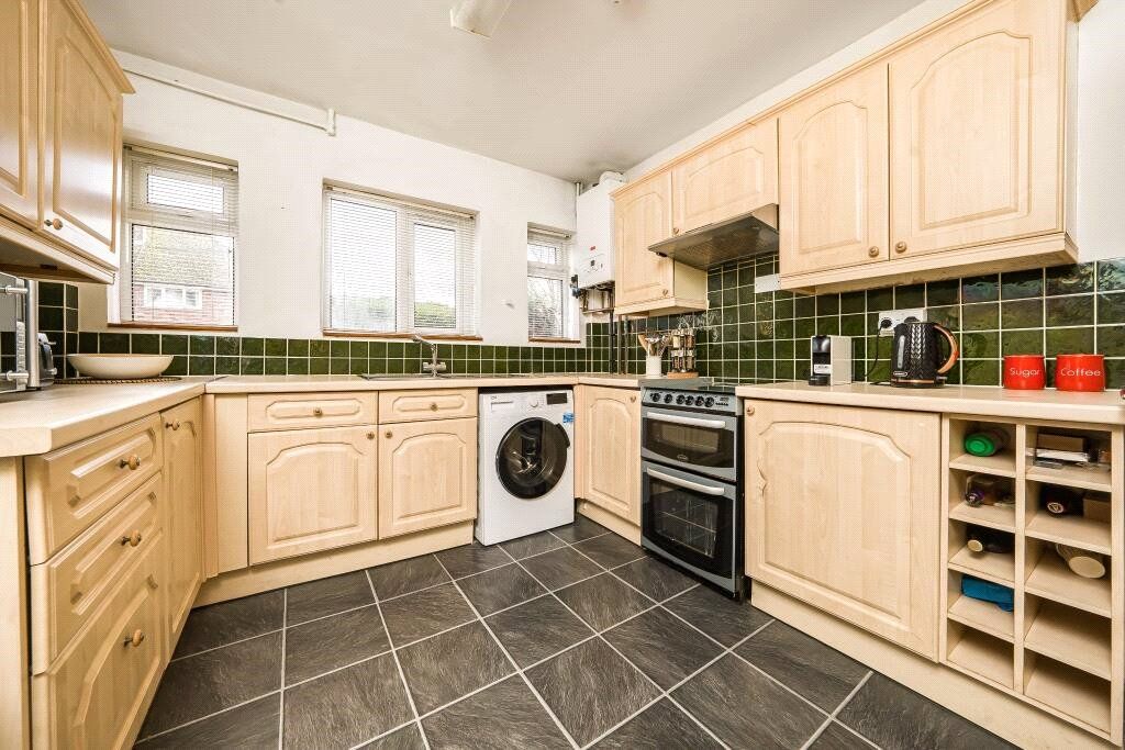 Property photo 2 of 9 Kitchen