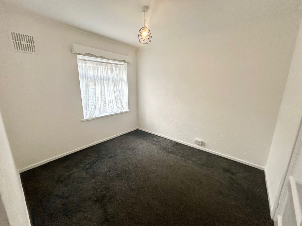 Property photo 3 of 10 Image