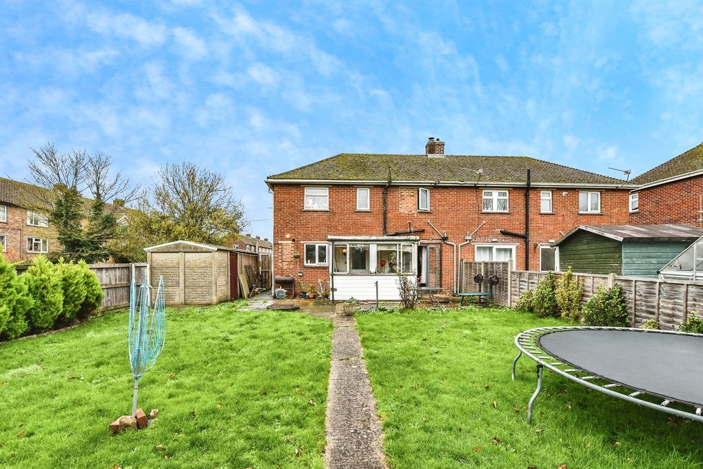 Property photo 2 of 17