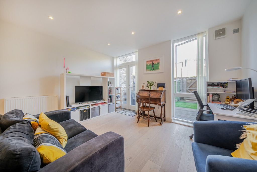 Property photo 2 of 9 Picture No. 07