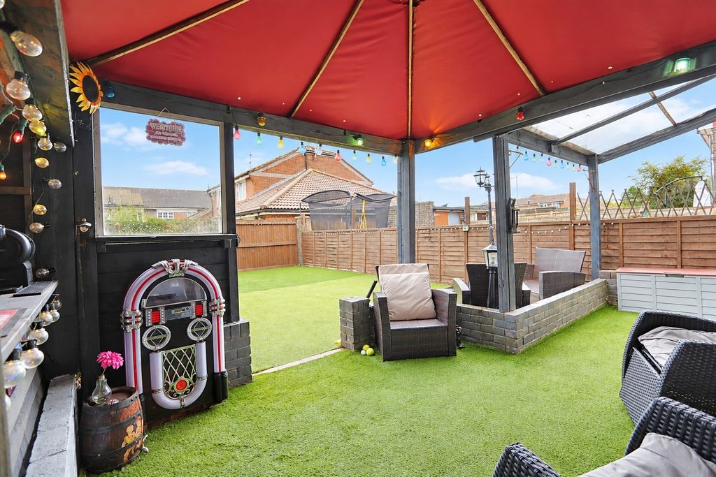Property photo 3 of 19 5695244