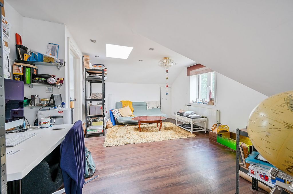 Property photo 2 of 7