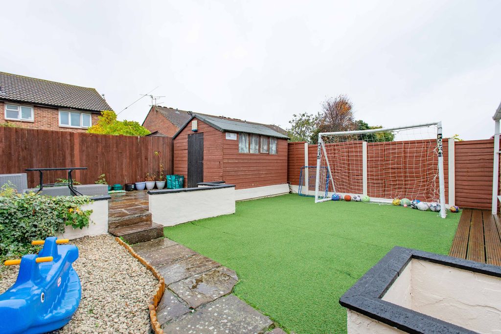 Property photo 2 of 16