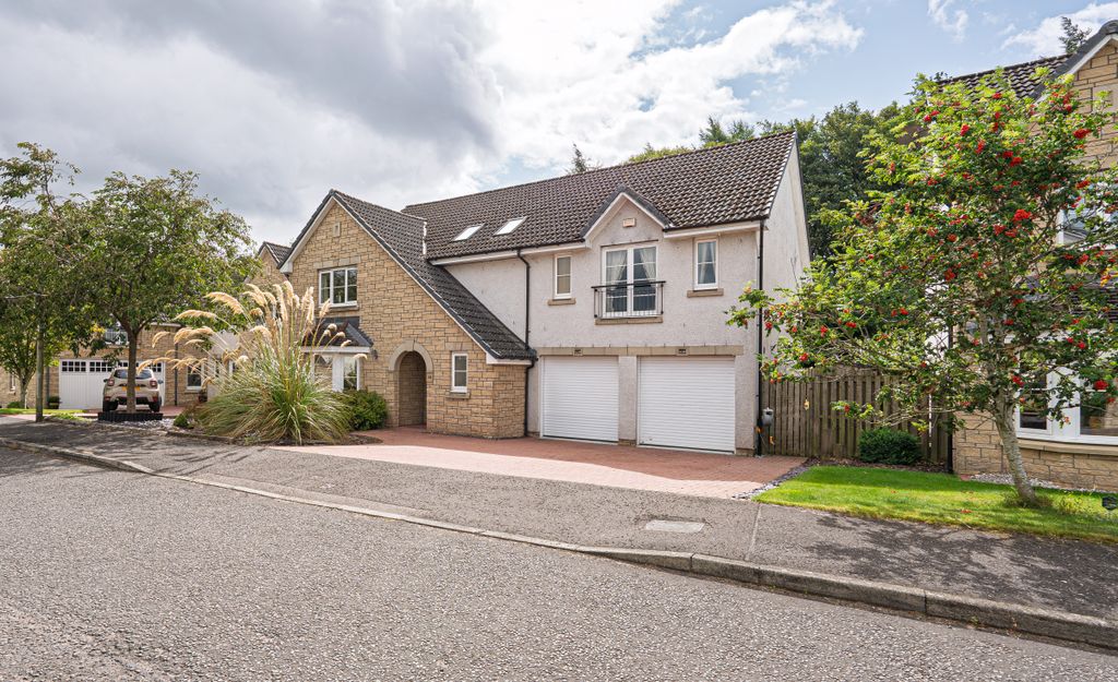 Property photo 1 of 44