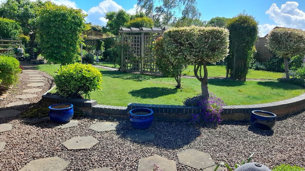 Property photo 2 of 29