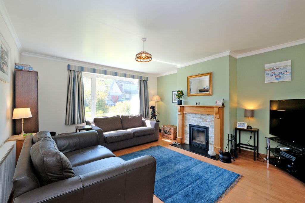 Property photo 2 of 35