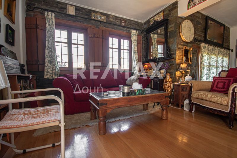 Property photo 2 of 24