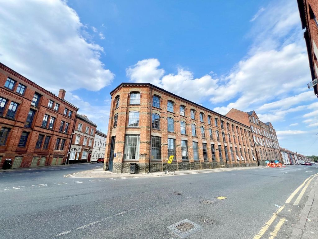 Property photo 1 of 7 Front