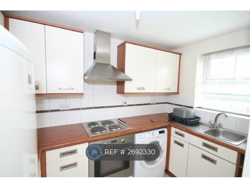 Property photo 2 of 6 Kitchen