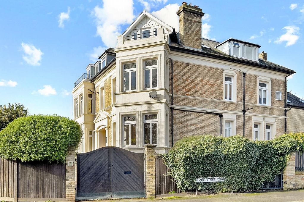 Property photo 1 of 29 Front (Exterior)