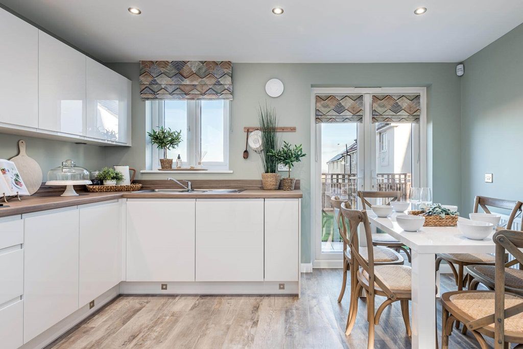 Property photo 3 of 12 Enjoy Breakfast Overlooking The Garden From The Kitchen