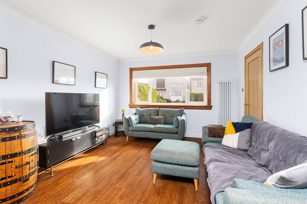 Property photo 3 of 25