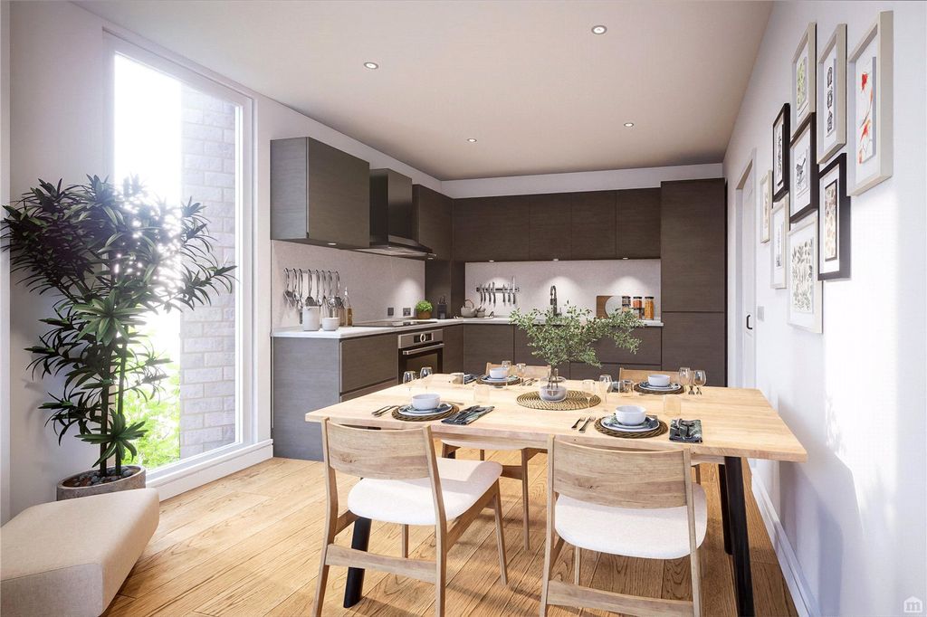 Property photo 3 of 6 Reception/Kitchen