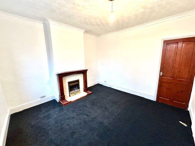 Property photo 3 of 10 Bathroom