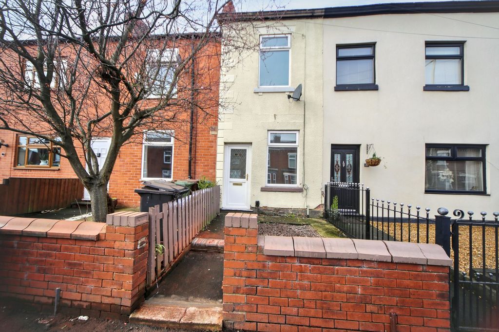 Property photo 2 of 12