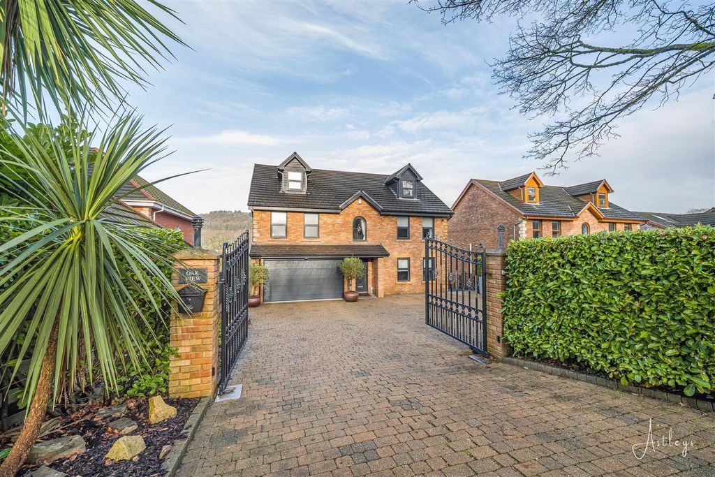 Property photo 1 of 46 Main Photograph