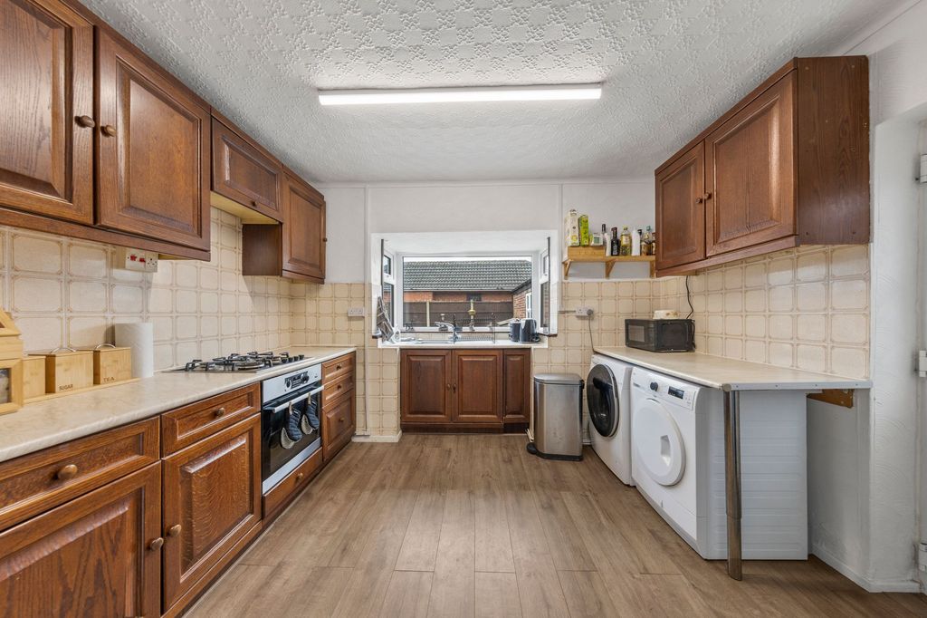 Property photo 3 of 23