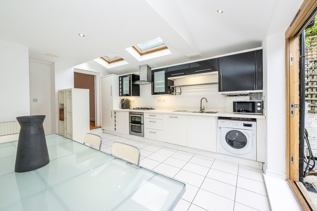 Property photo 2 of 20 4672134