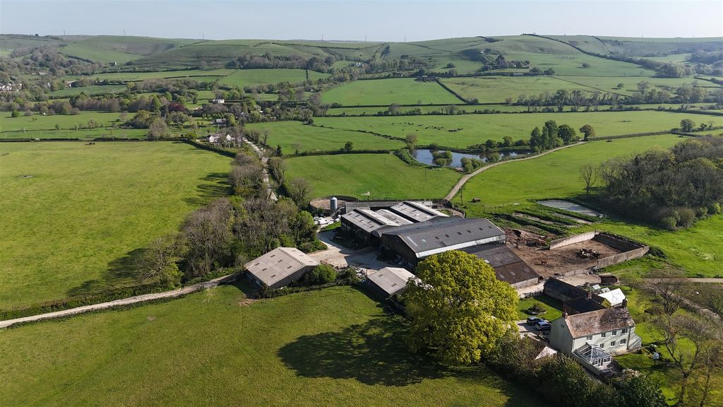 Property photo 3 of 26 Farm Buildings - Page 7.Jpg