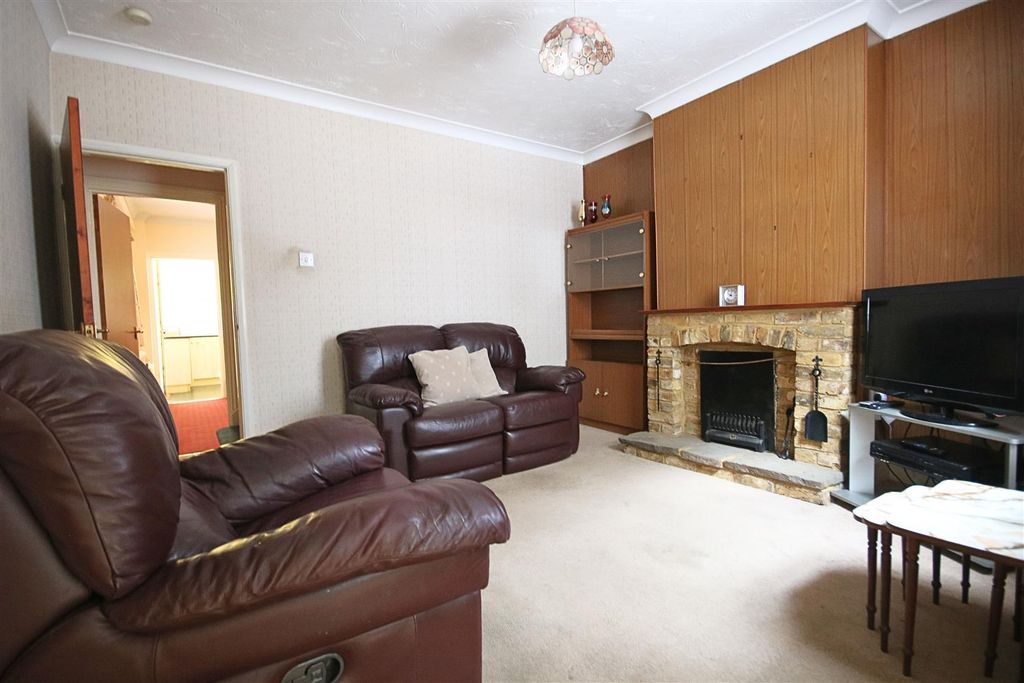 Property photo 3 of 15 liv2.Jpg