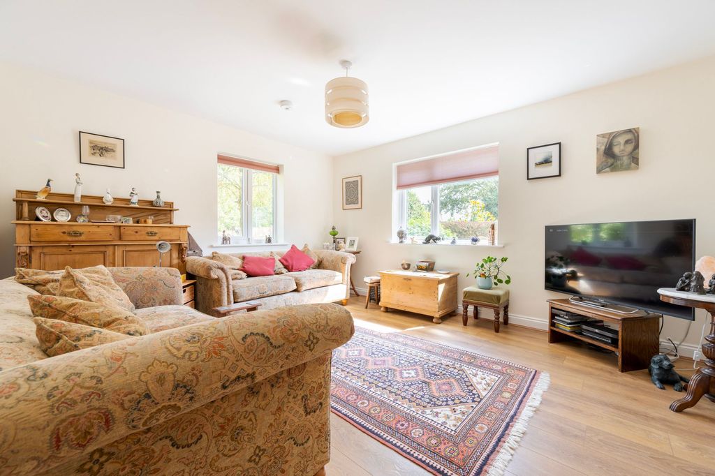 Property photo 2 of 24