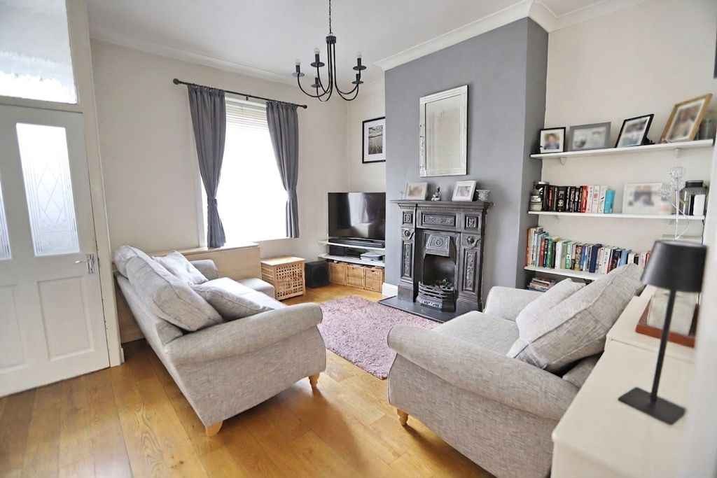 Property photo 2 of 17