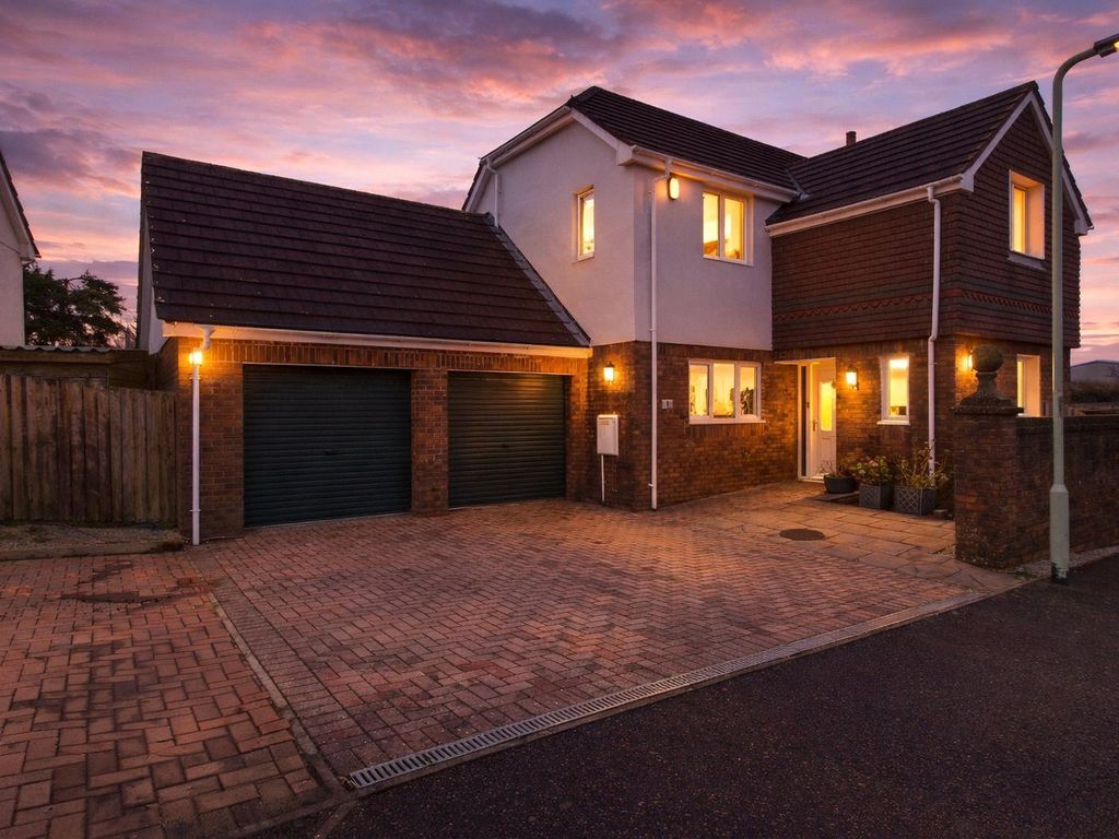 Property photo 1 of 19 Evening