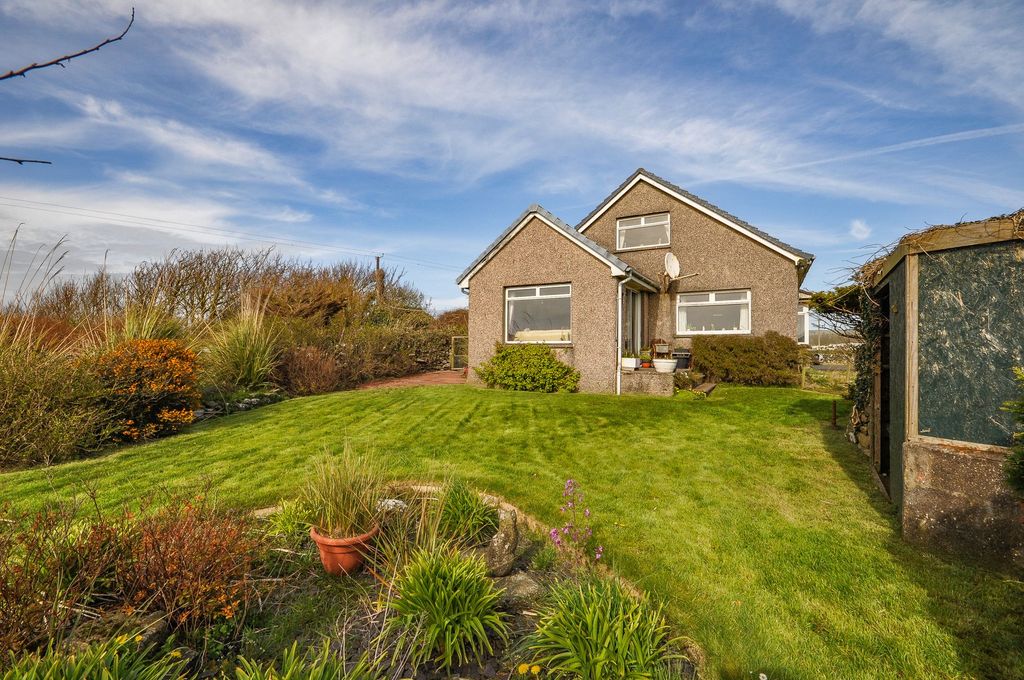Property photo 3 of 35