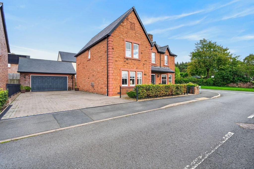 Property photo 2 of 42