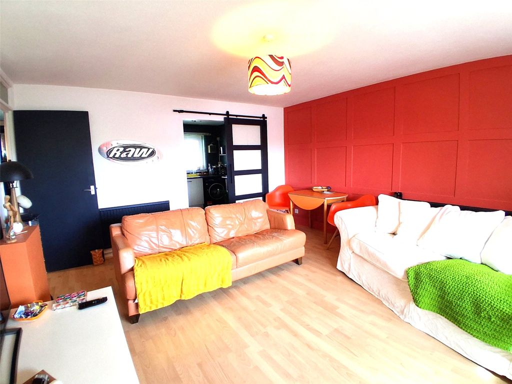 Property photo 3 of 11 Picture No. 10