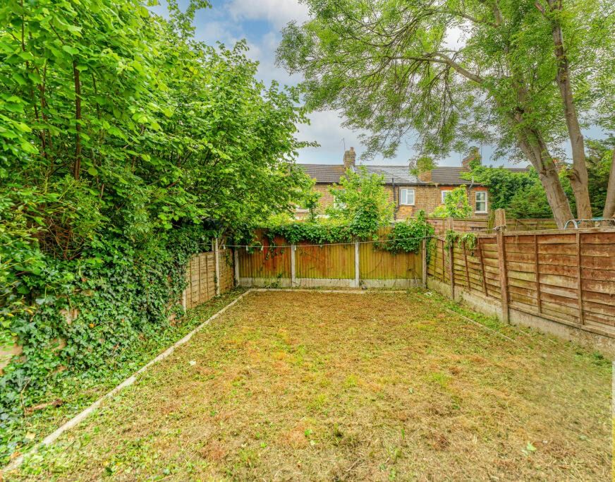 Property photo 2 of 9