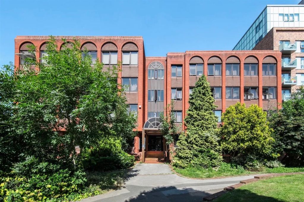 Property photo 1 of 6