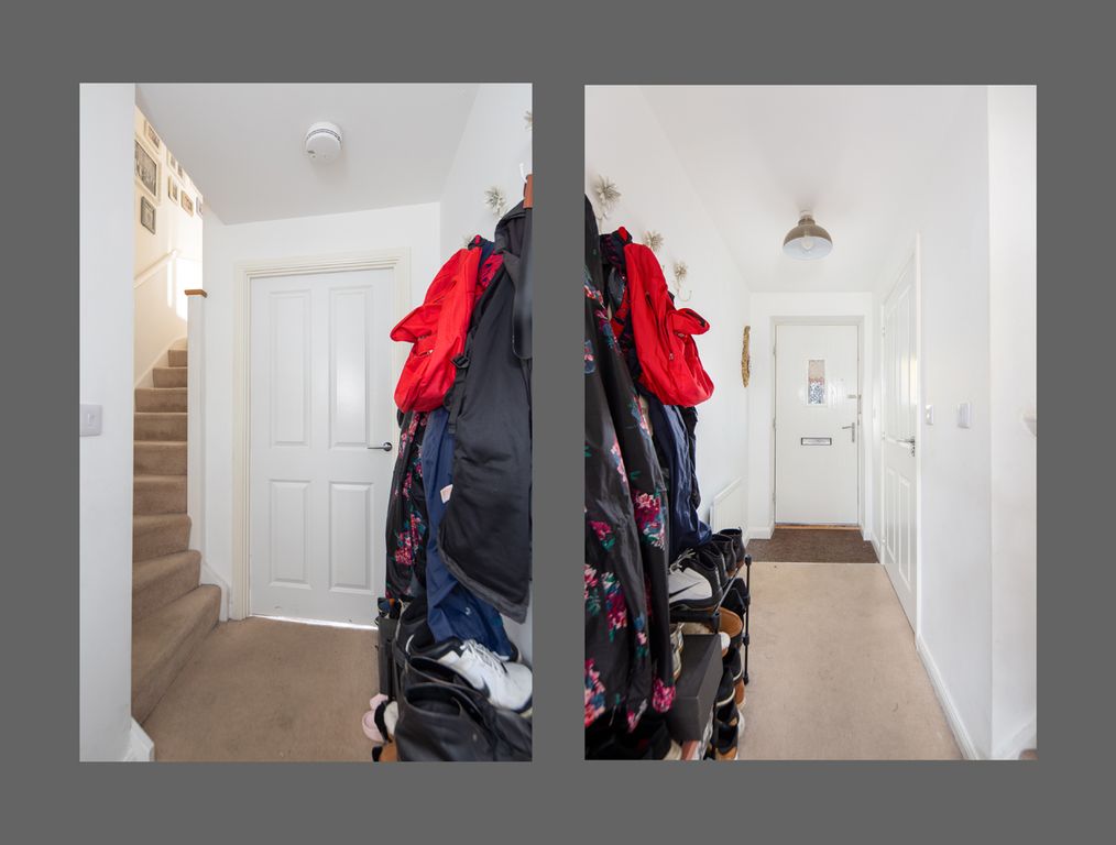 Property photo 2 of 19 Entrance Hall