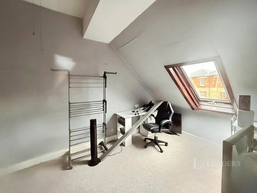 Property photo 3 of 6 Pbox-Img.Jpg