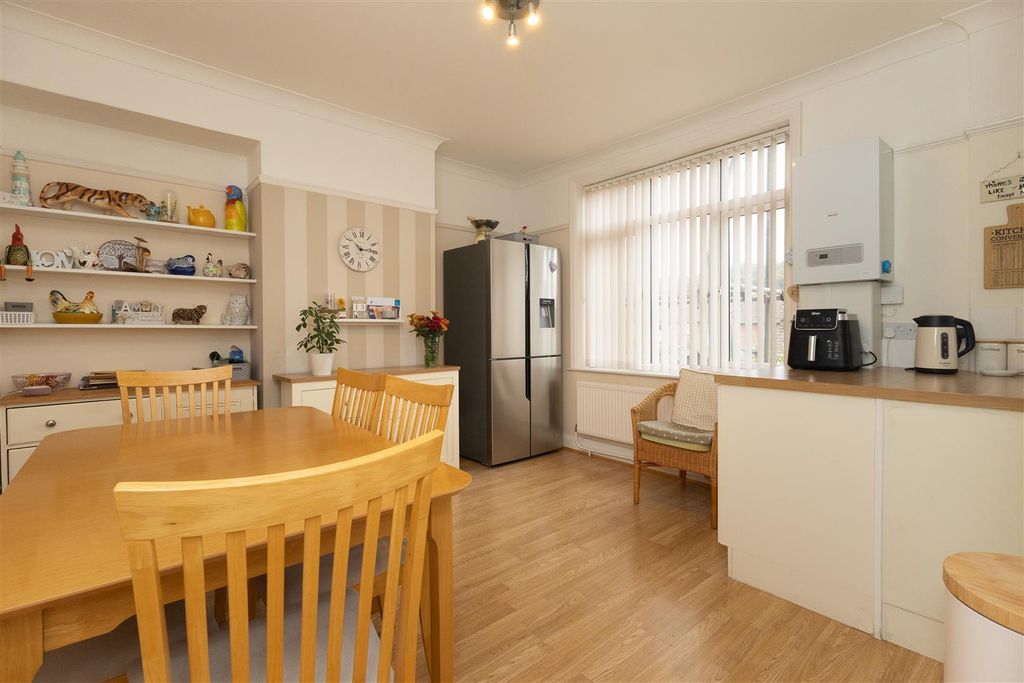 Property photo 3 of 20 Kitchen/Diner
