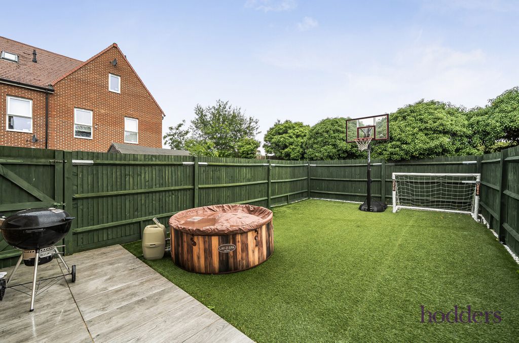 Property photo 3 of 23 51B3593B-970B-4Fe...