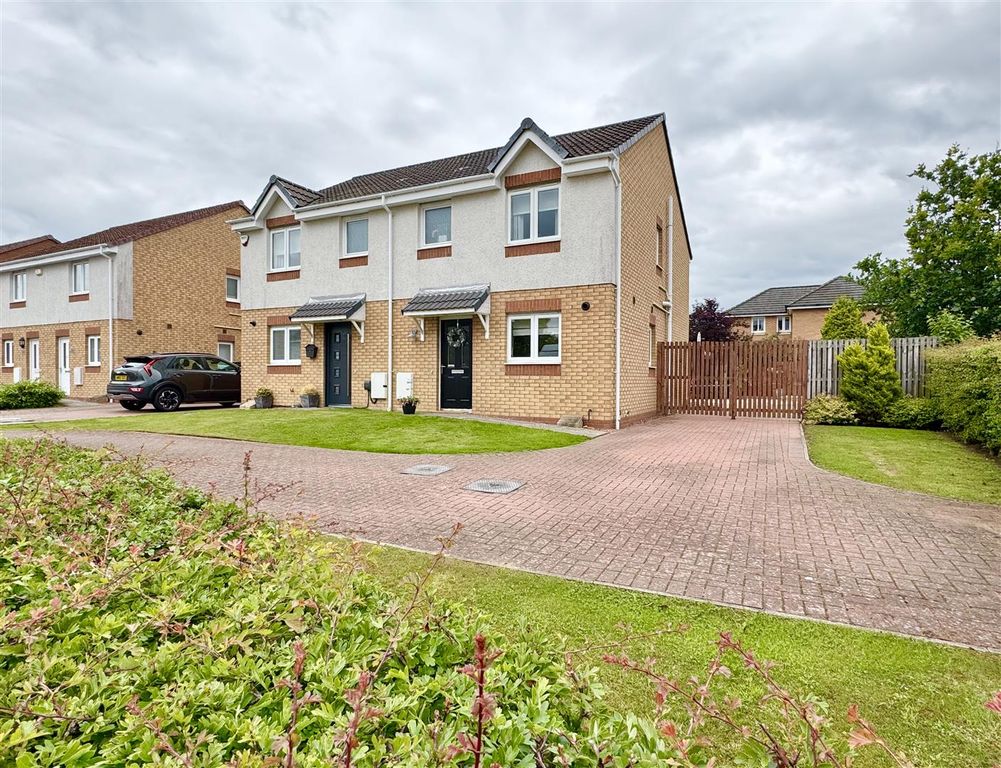 Property photo 1 of 17 External