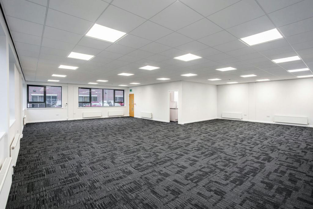 Property photo 3 of 5 Suite 6 Earls Court-3.Jpg