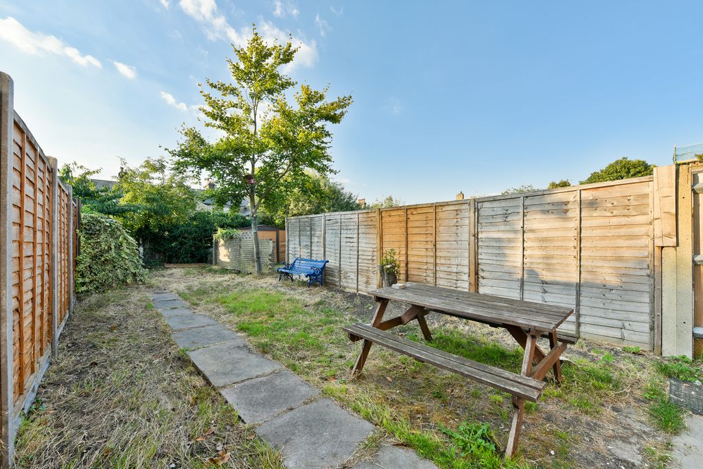 Property photo 1 of 12 Spacephoto 6 - Copy