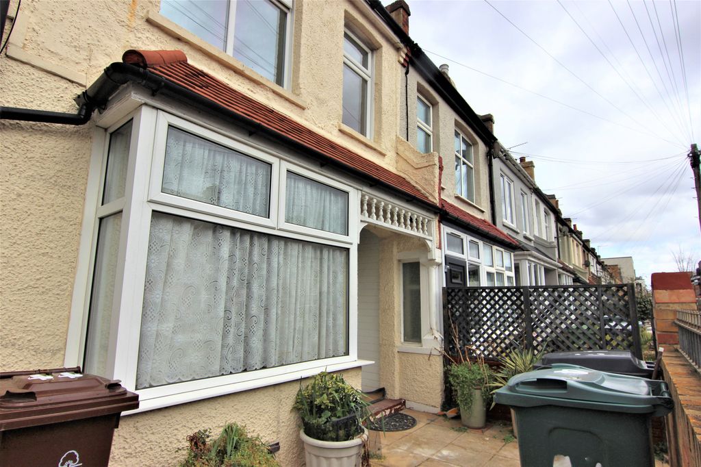 Property photo 2 of 14
