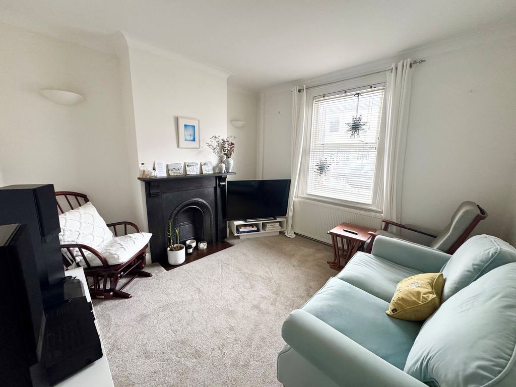 Property photo 3 of 13