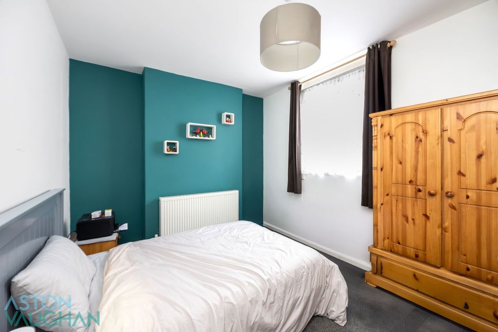 Property photo 2 of 13 5315561