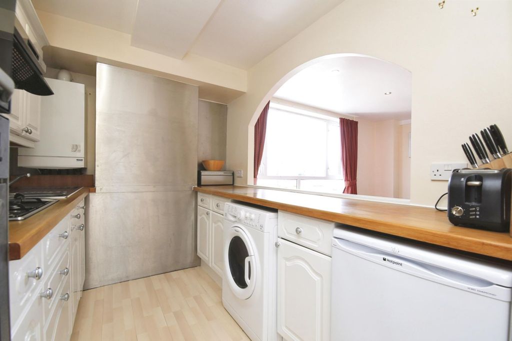 Property photo 3 of 17