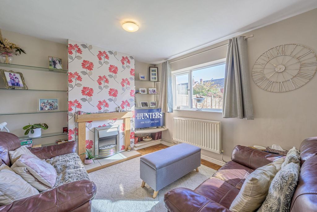 Property photo 2 of 20