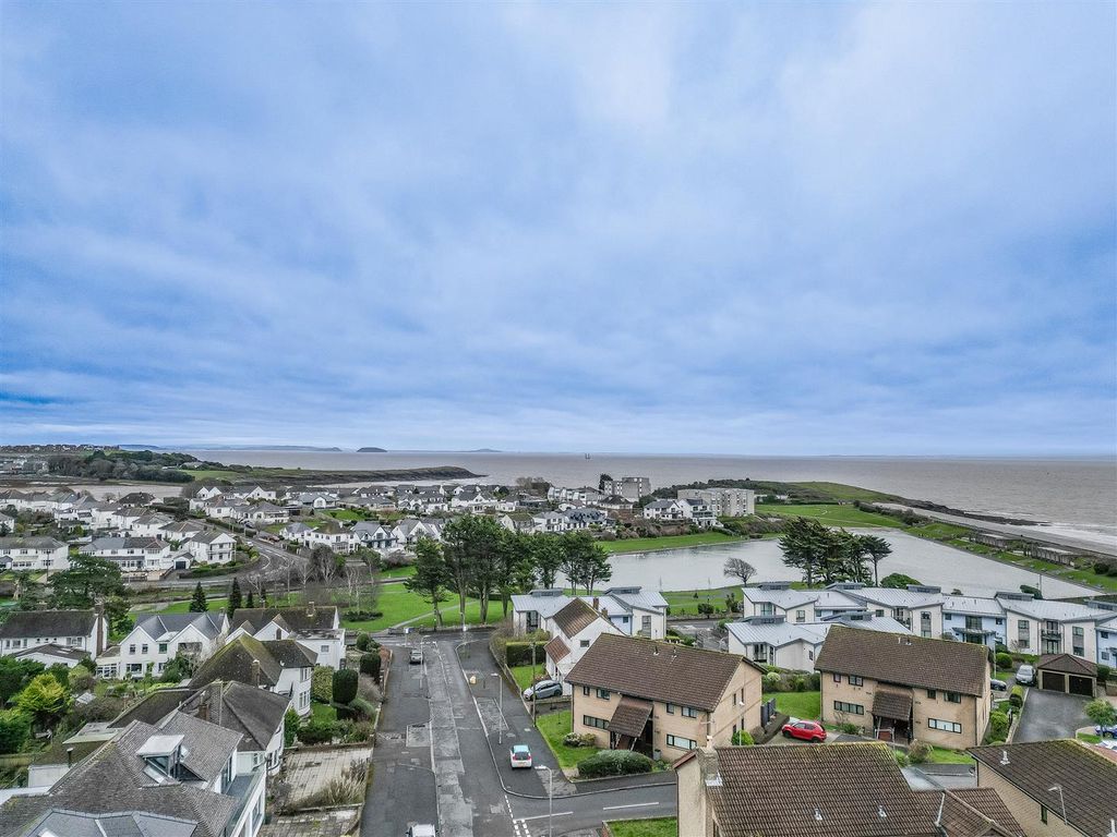 Property photo 2 of 39