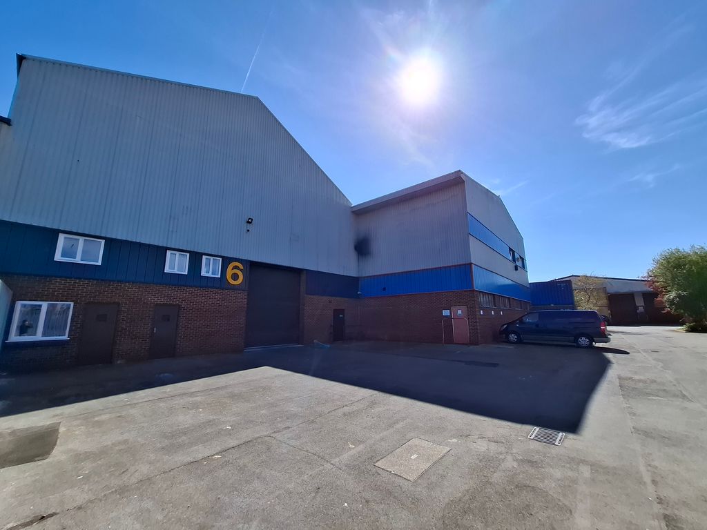 Property photo 2 of 9